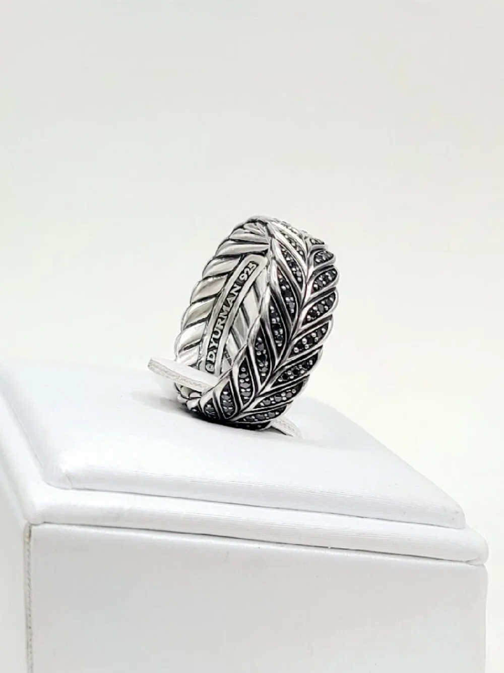 David Yurman Chevron Pavé Band Ring w/ Pavé Black Diamonds - 9mm - Size 10